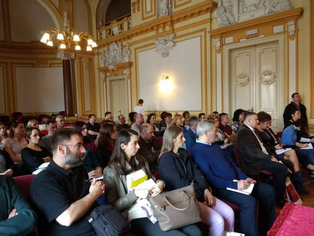 A pedagógusok tudás- és tapasztalati tőkéjének hálóba foglalása