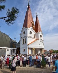 A zentai Lisieux-i Kis Szent Teréz-emléktemplom felszentelése