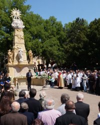 A szabadkai Szentháromság-szobor ismét a főtéren
